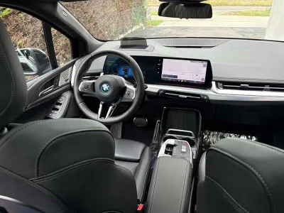 BMW 225 Hybrid,M-Sportpack,Panodak,Leder,360 Camera,Sound